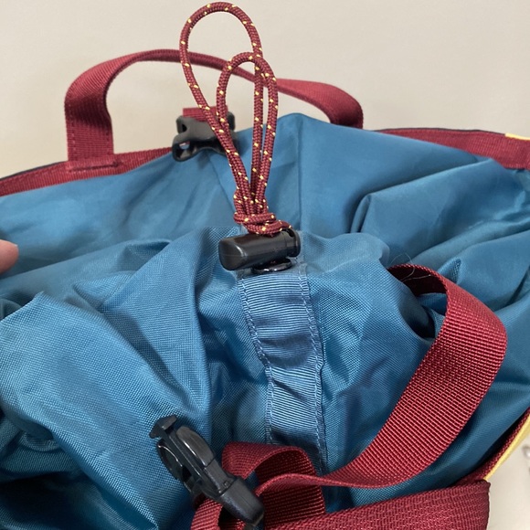 New Patagonia arbor linked pack 25l lightweight patchwork backpack 🎒 - Picture 8 of 9